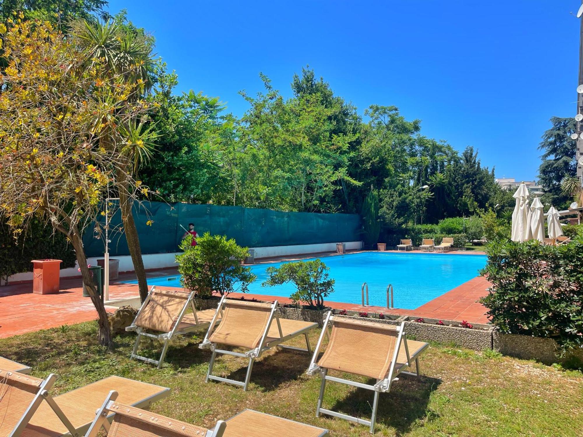 10 Min Vatican Parking&garden Apartment Rome